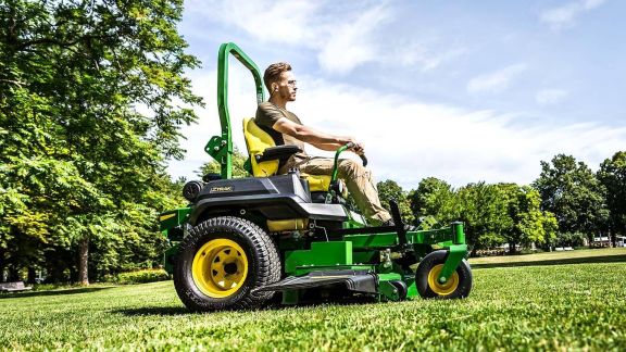 Eco-Friendly Practices in Groundcare Machinery