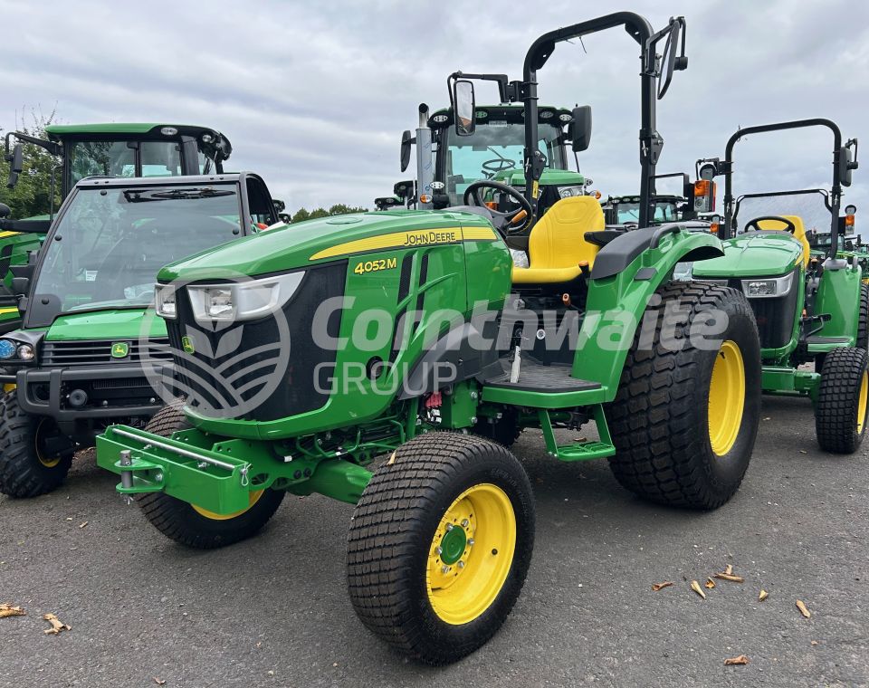 John Deere 4052M