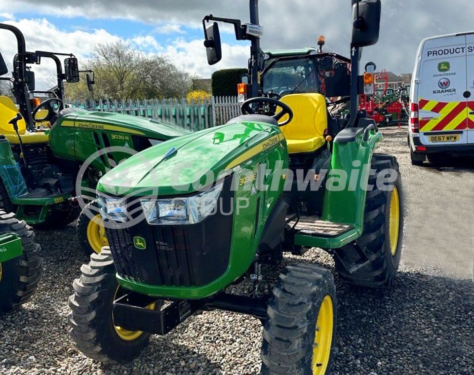 John Deere 3038E