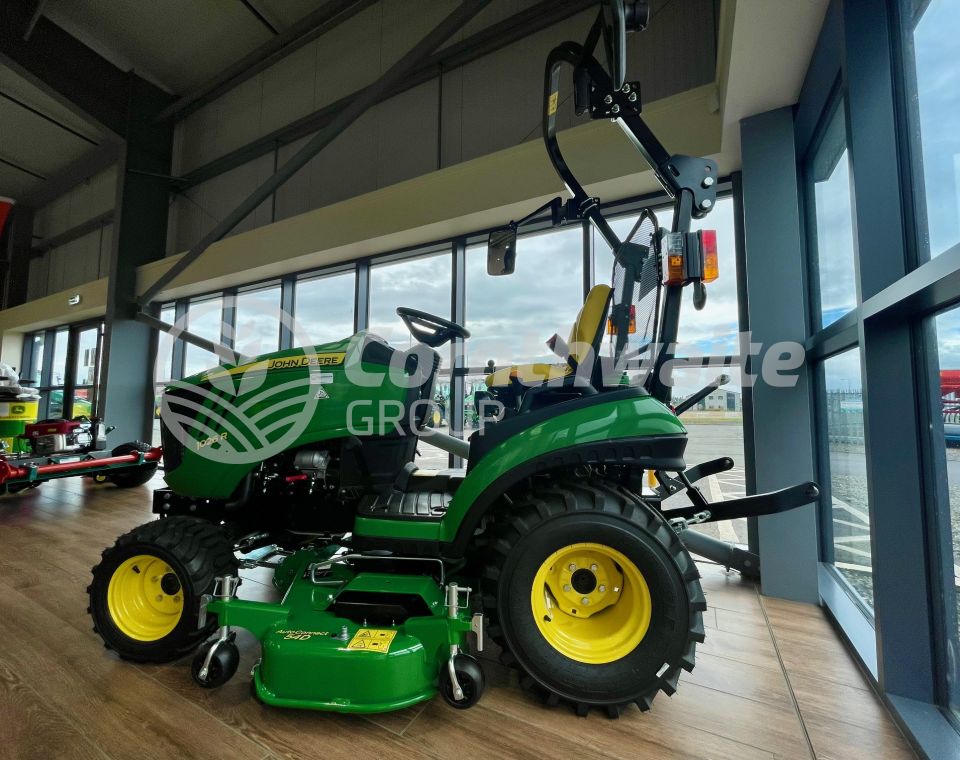 John Deere 1026R