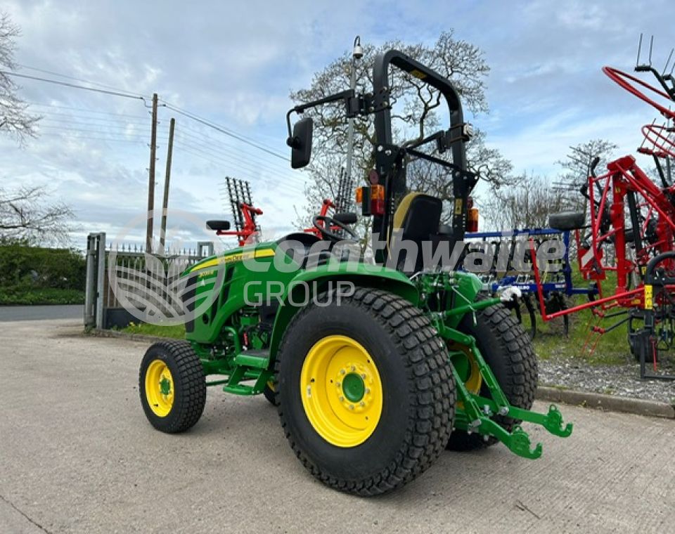 John Deere 3039R