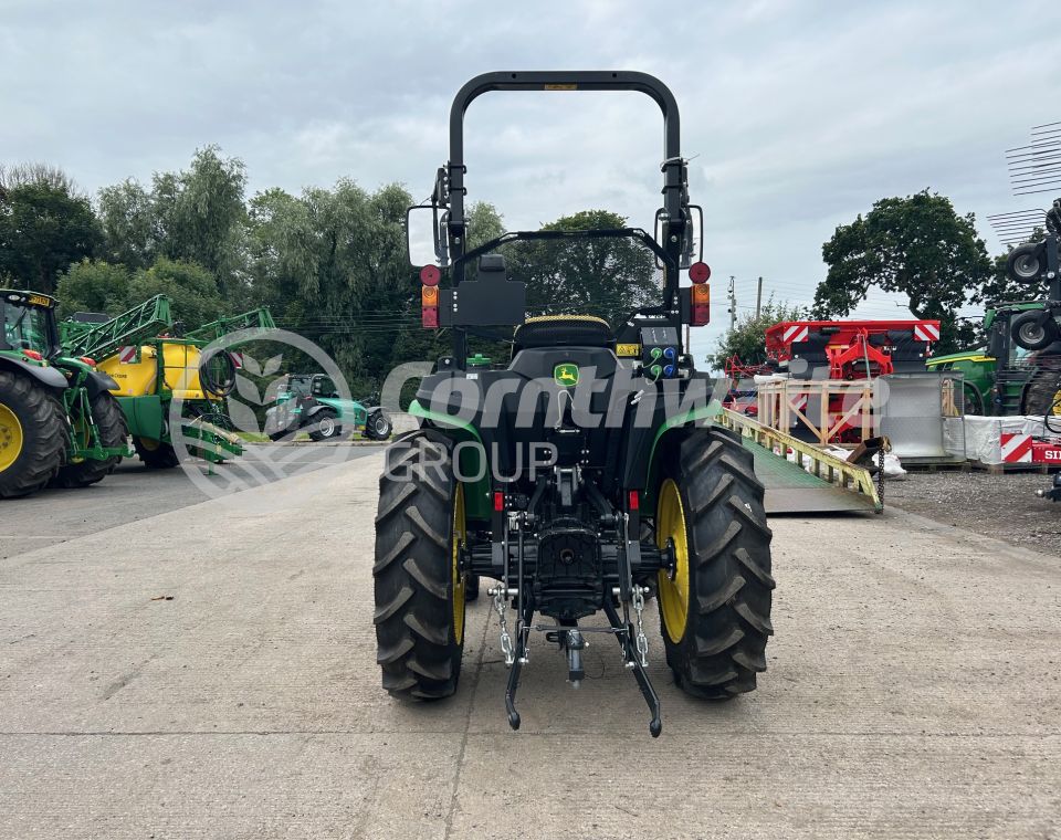 John Deere 3038E