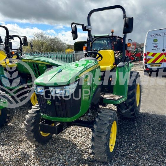 John Deere 3038E