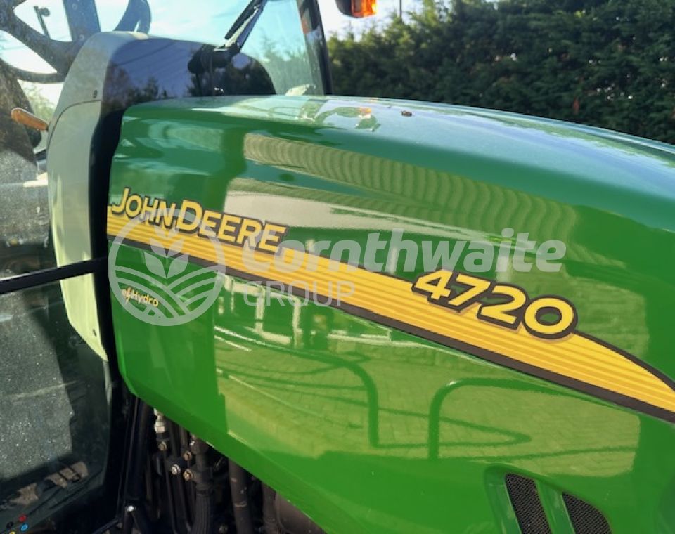 John Deere 4720