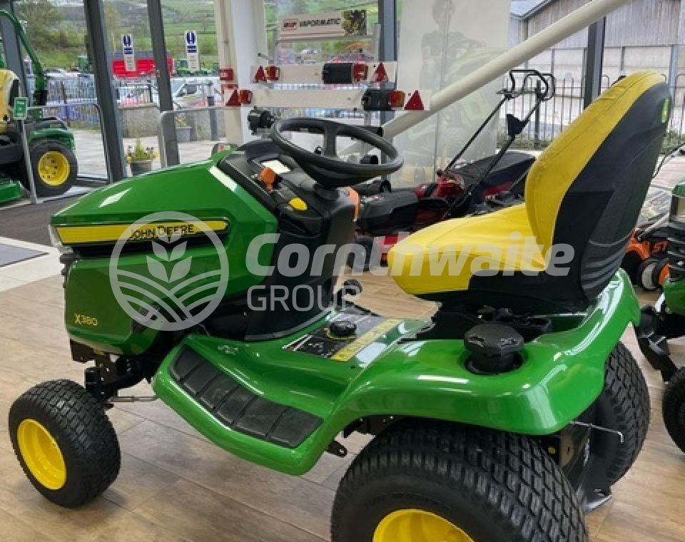 John Deere X380 