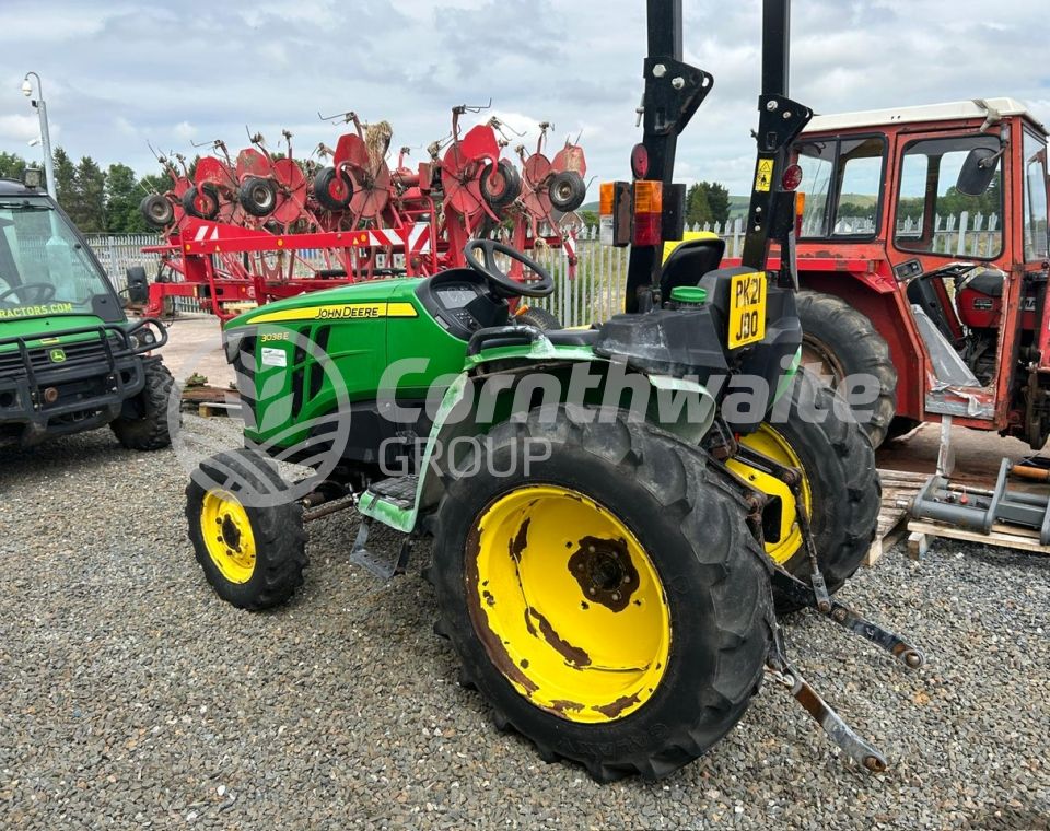 John Deere 3038E