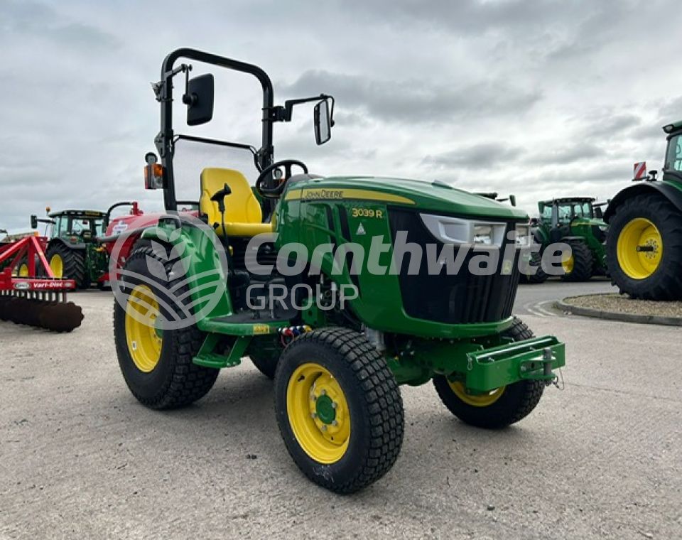 John Deere 3039R