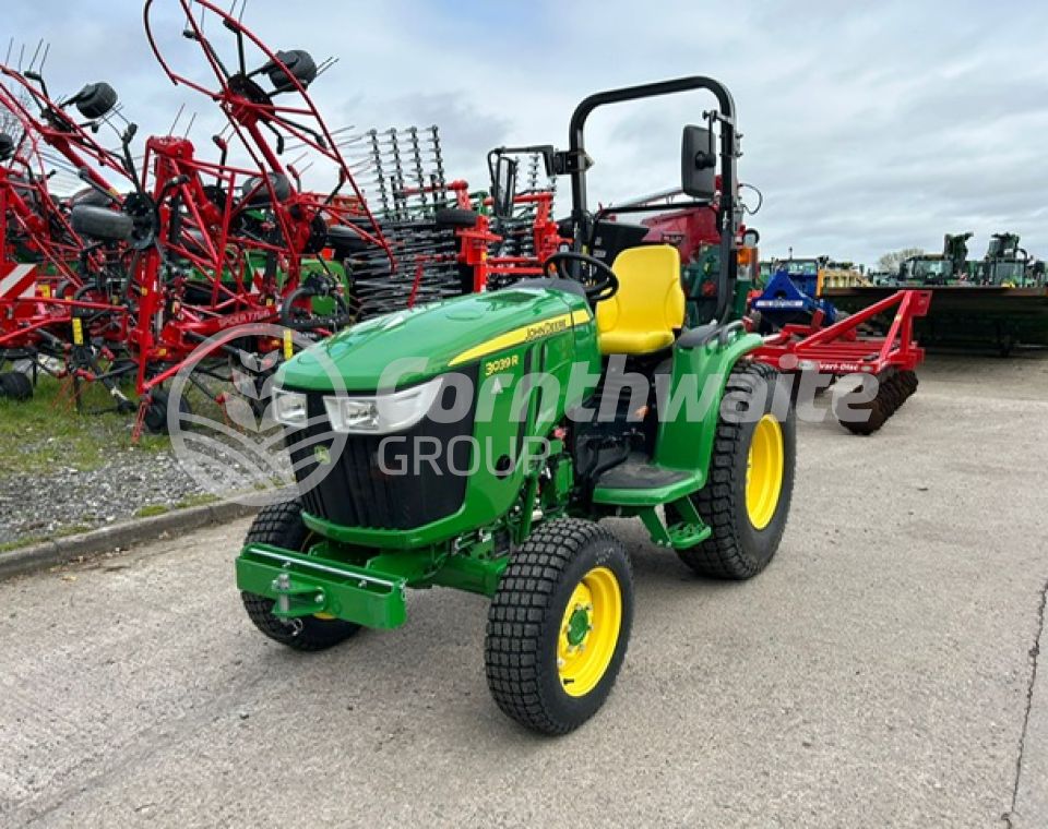 John Deere 3039R