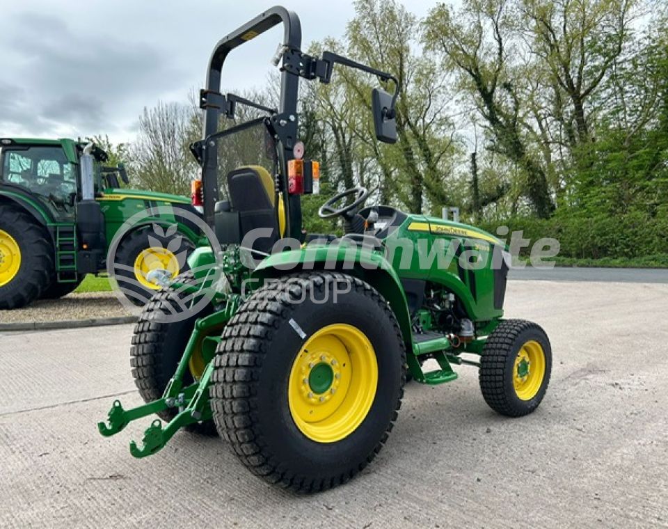 John Deere 3039R