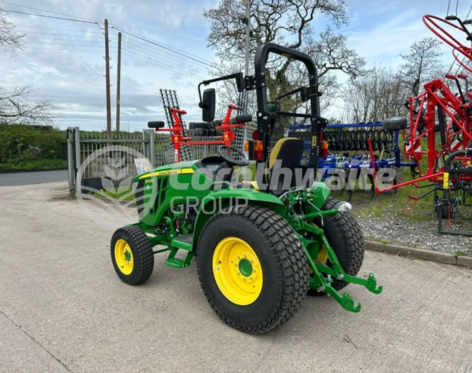 John Deere 3039R