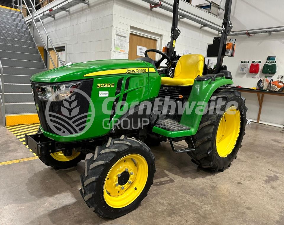 John Deere 3038E