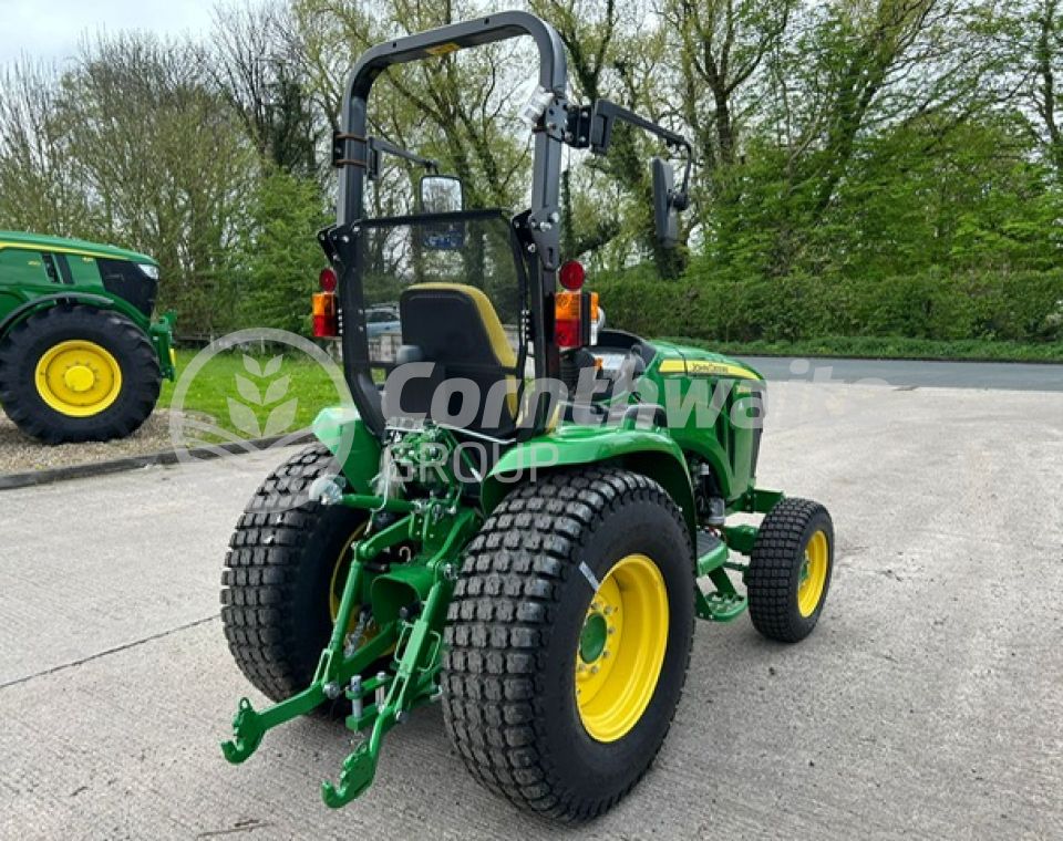 John Deere 3039R