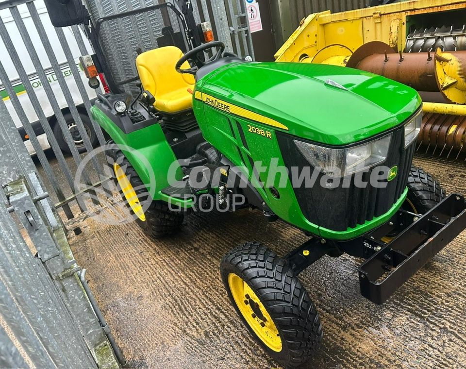 John Deere 2038R