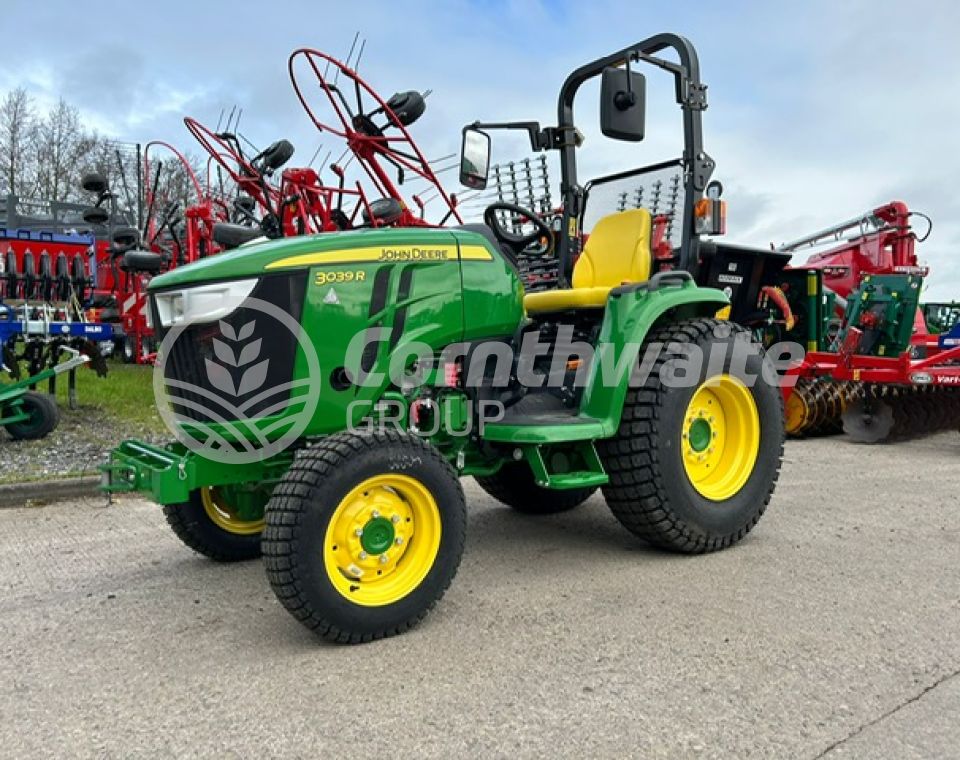 John Deere 3039R