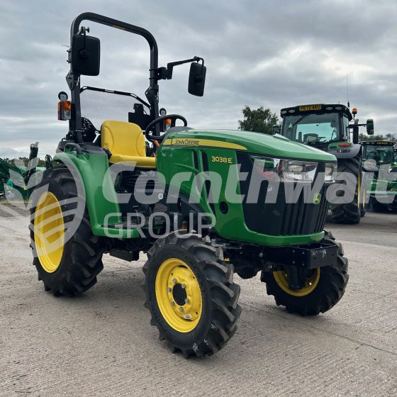 John Deere 3038E