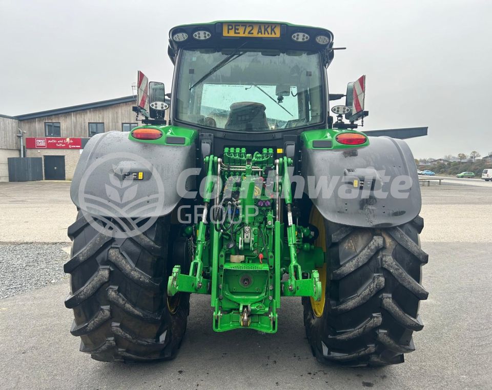 John Deere 6215R