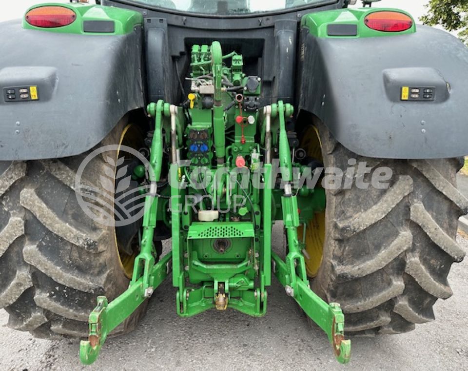 John Deere 6R 195