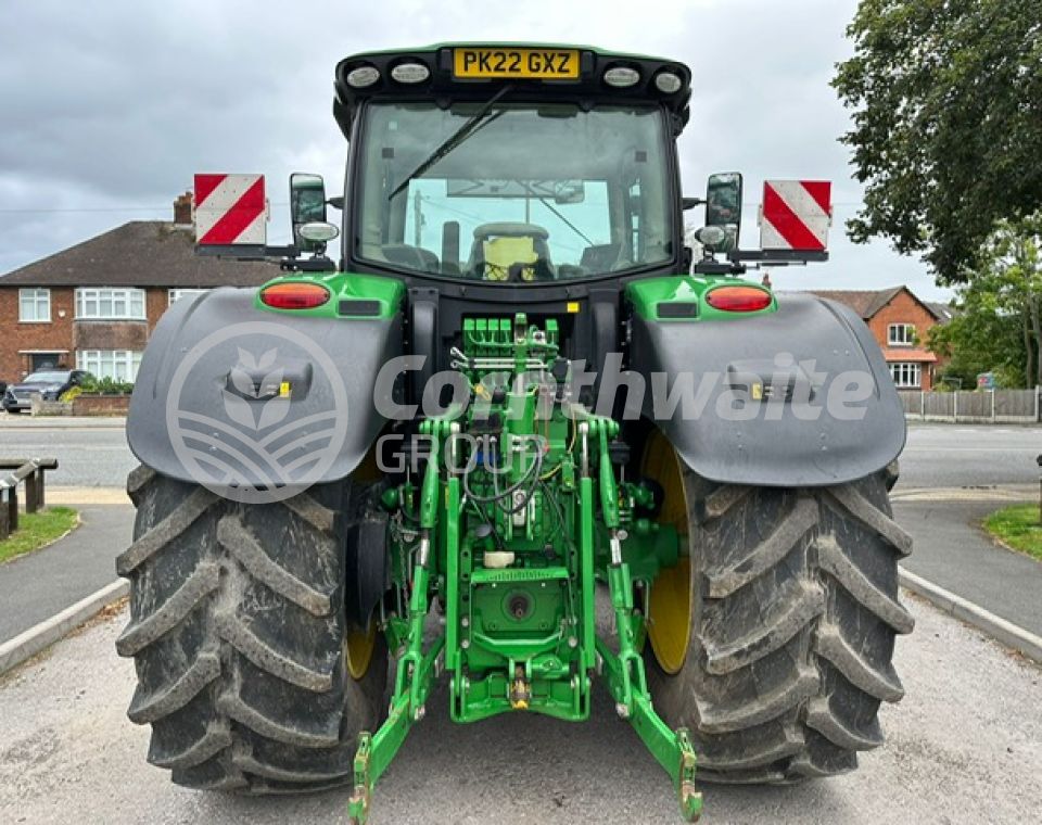 John Deere 6215R