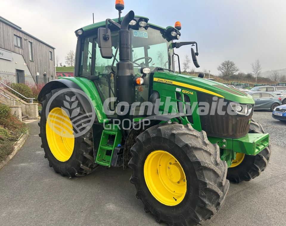 John Deere 6120M