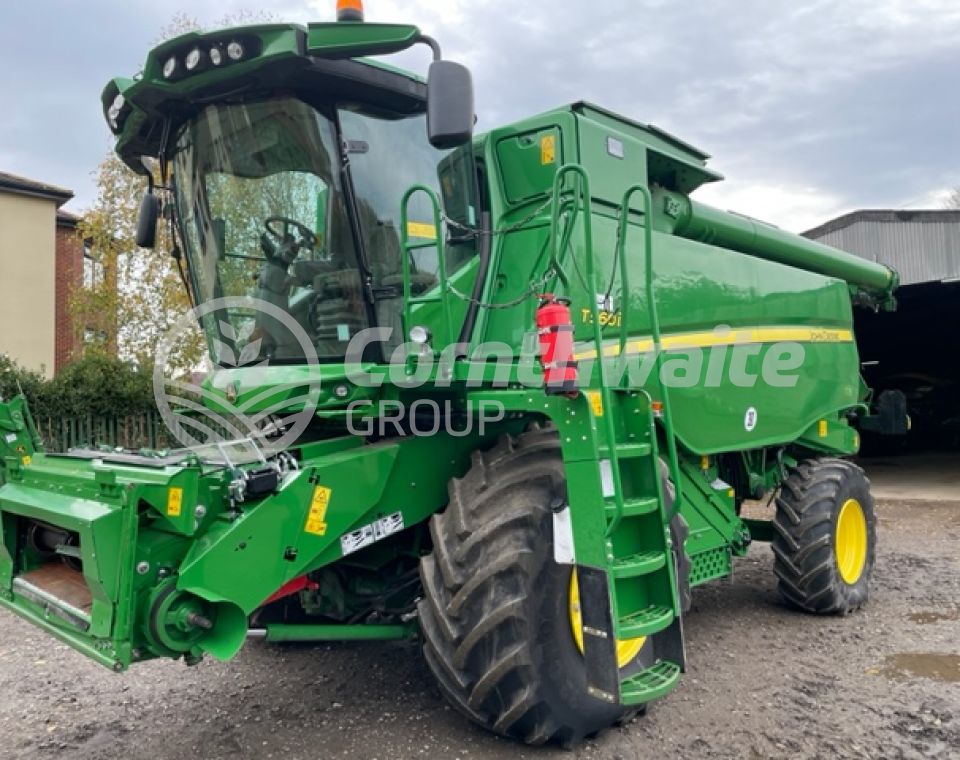 John Deere T560i