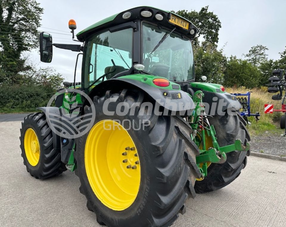 John Deere 6135R