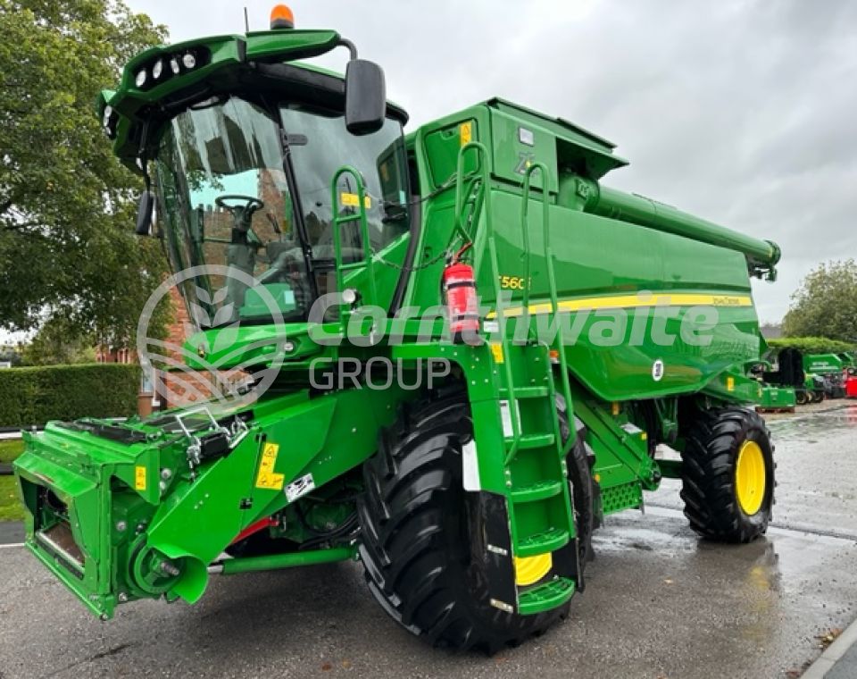 John Deere T560i Combine