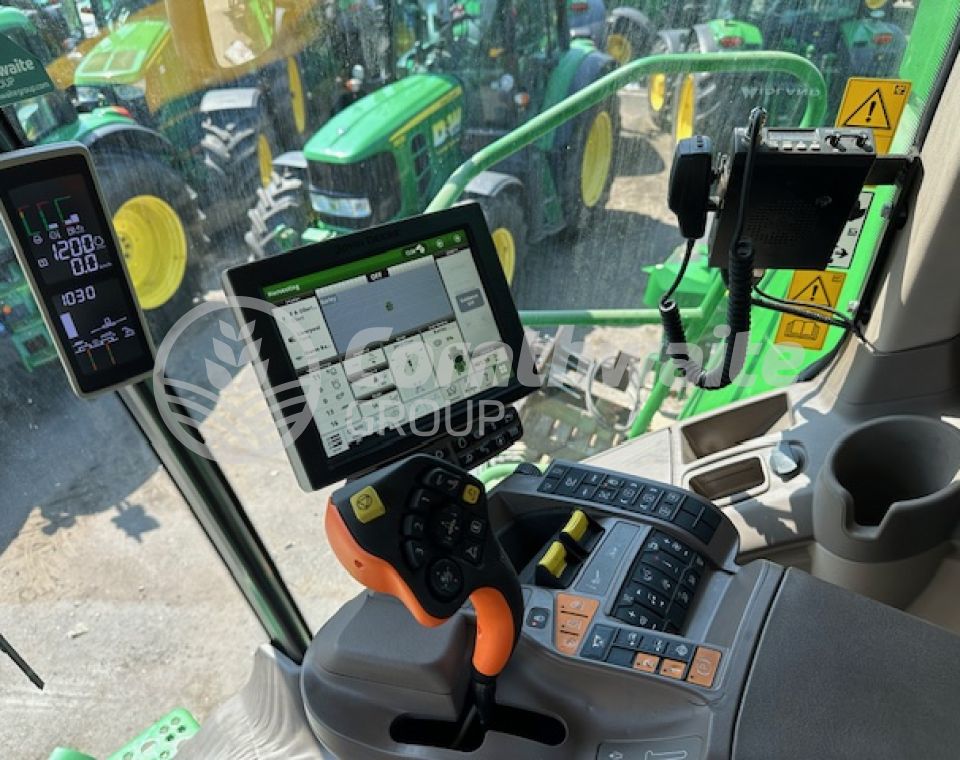 John Deere S780