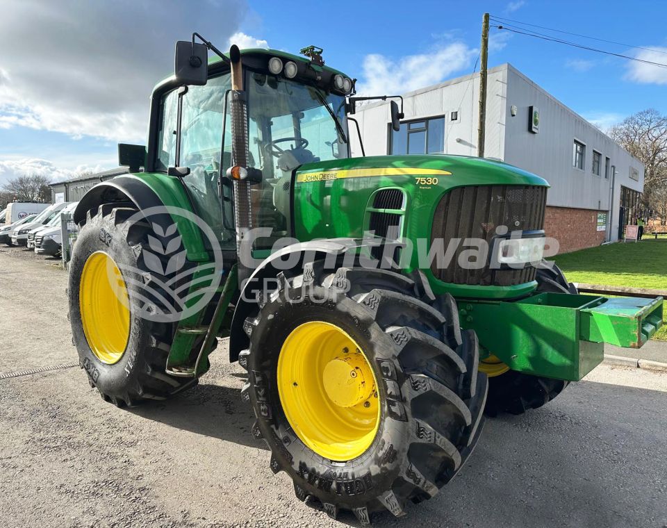 John Deere 7530