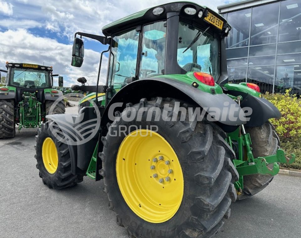 John Deere 6120M