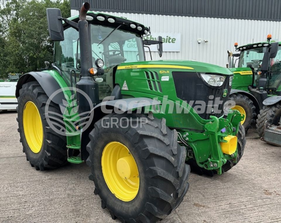 John Deere 6215R