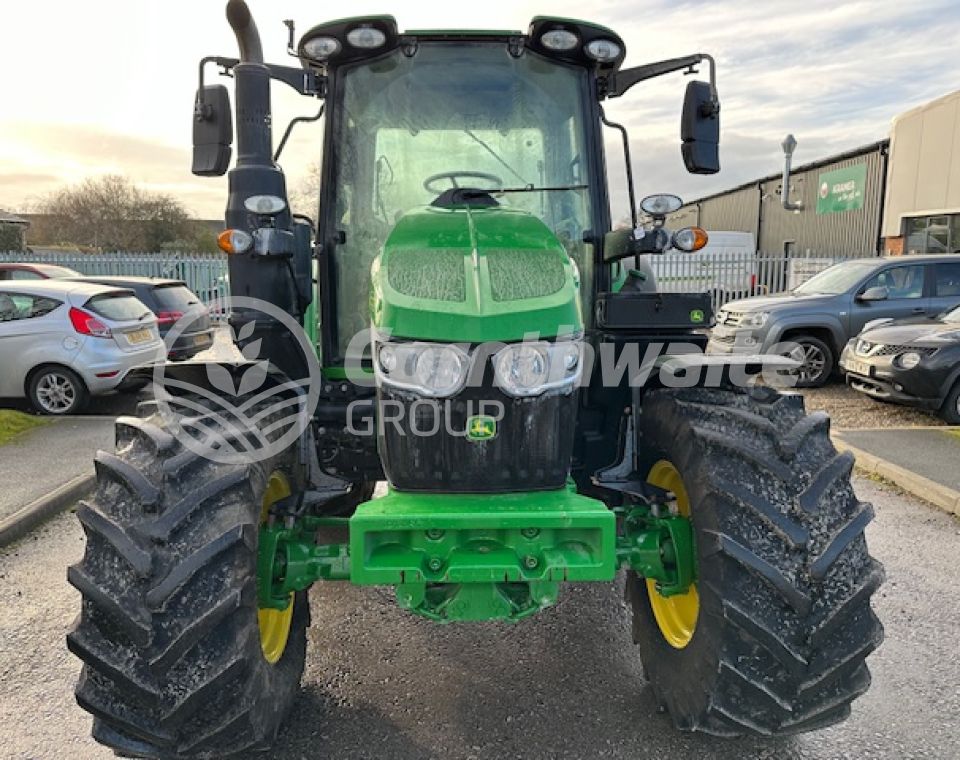 John Deere 6120M