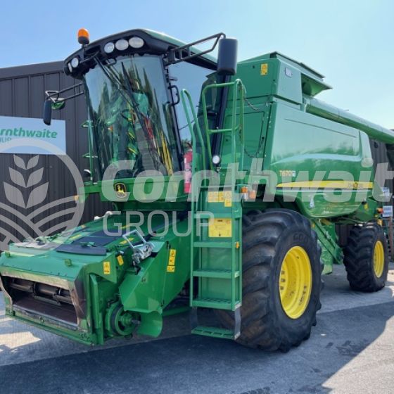 John Deere T670