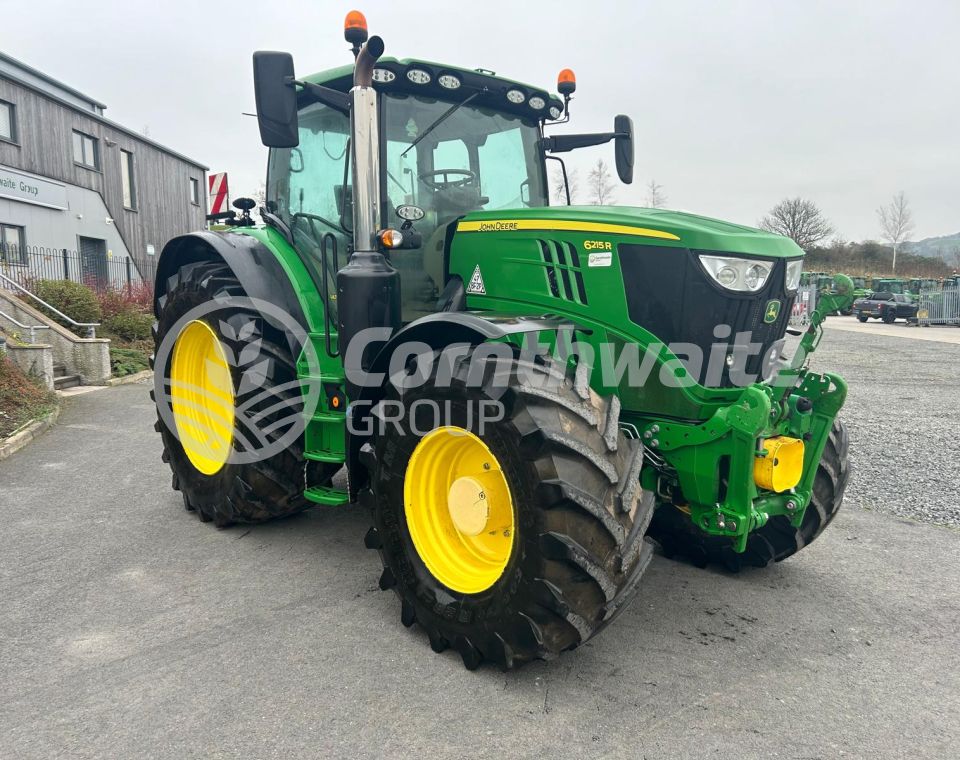 John Deere 6215R