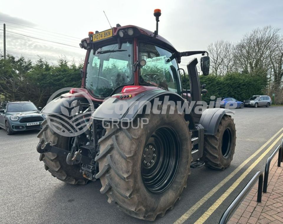 Valtra N155