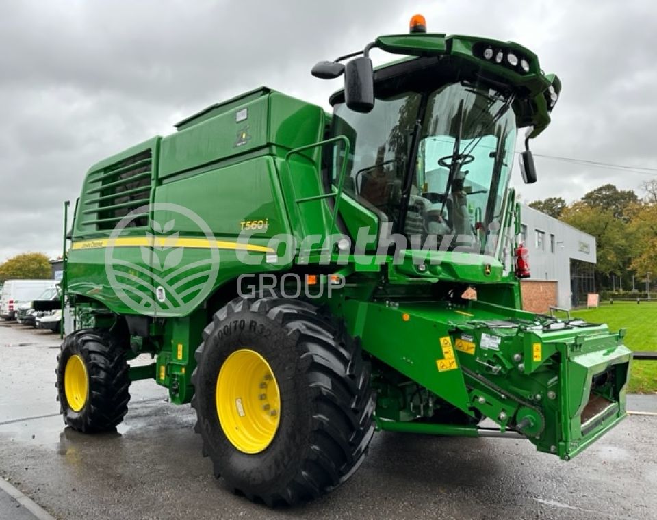 John Deere T560i Combine