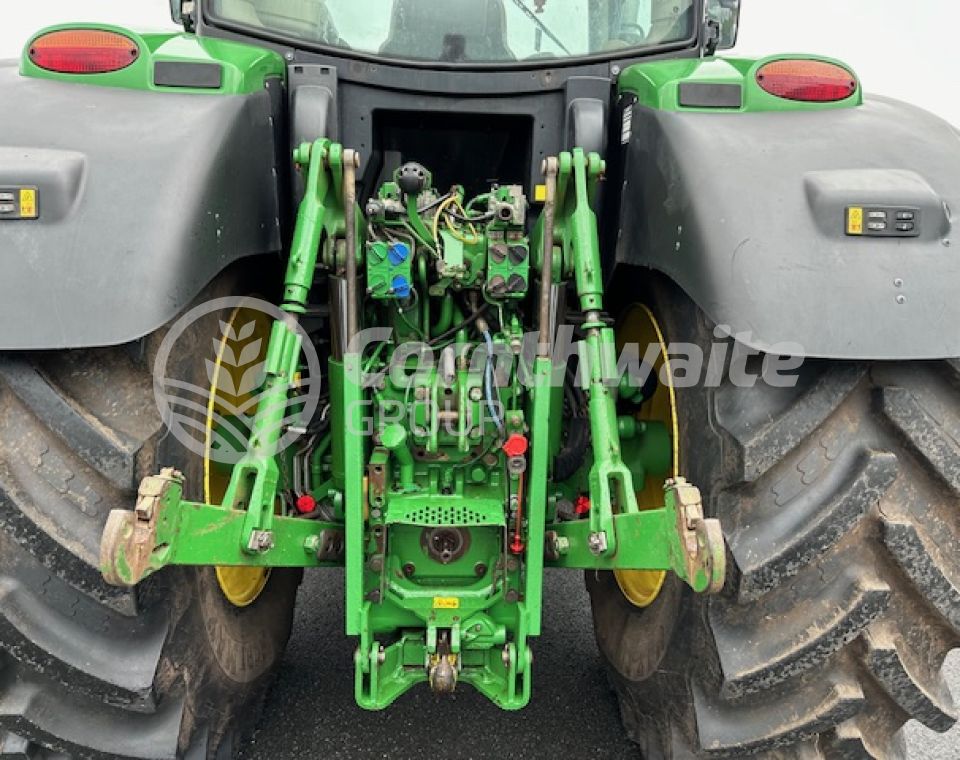 John Deere 6210R