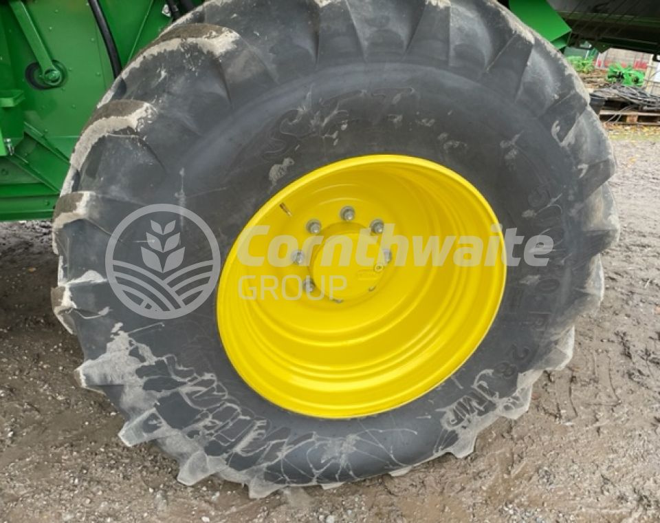 John Deere T560i