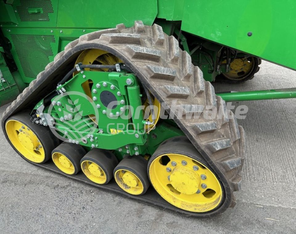 John Deere T670i