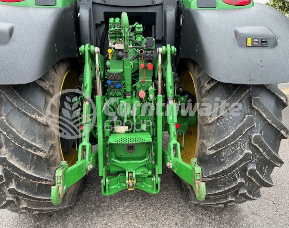 John Deere 6R 195