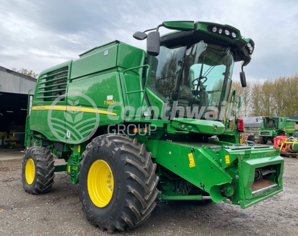 John Deere T560i