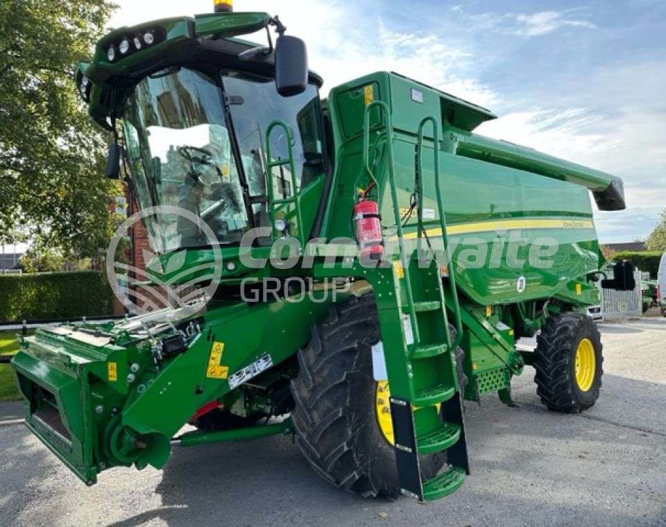 John Deere T550 Combine