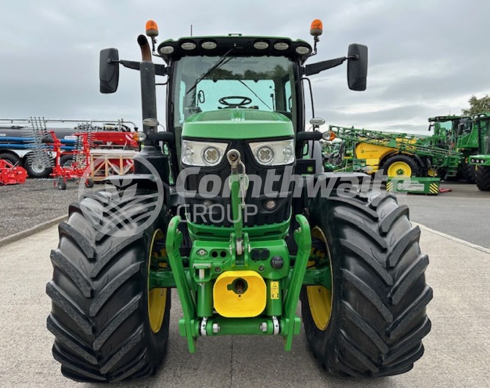 John Deere 6135R