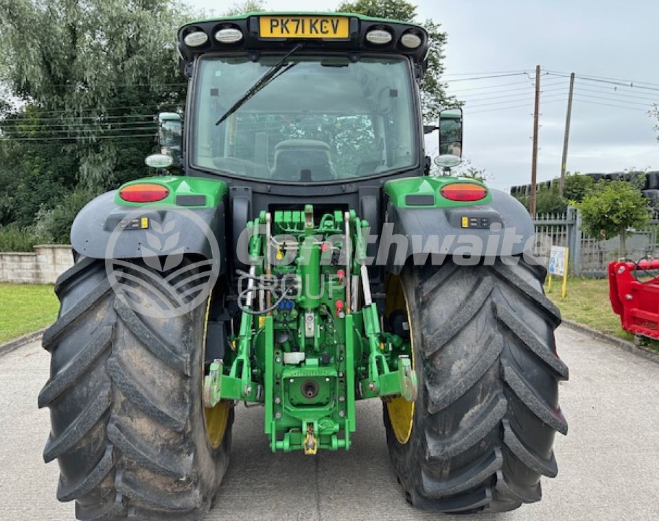 John Deere 6135R