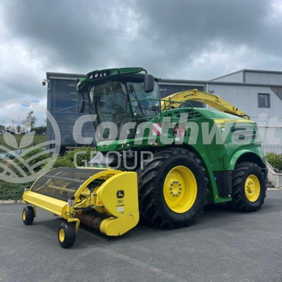 John Deere 8400