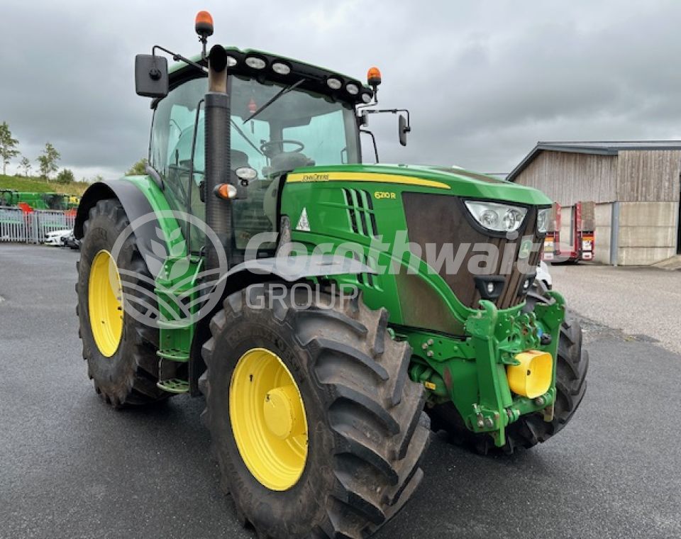 John Deere 6210R