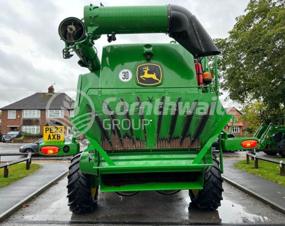 John Deere T560i Combine