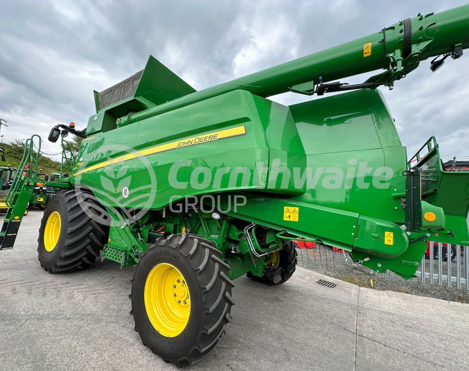 John Deere T560i