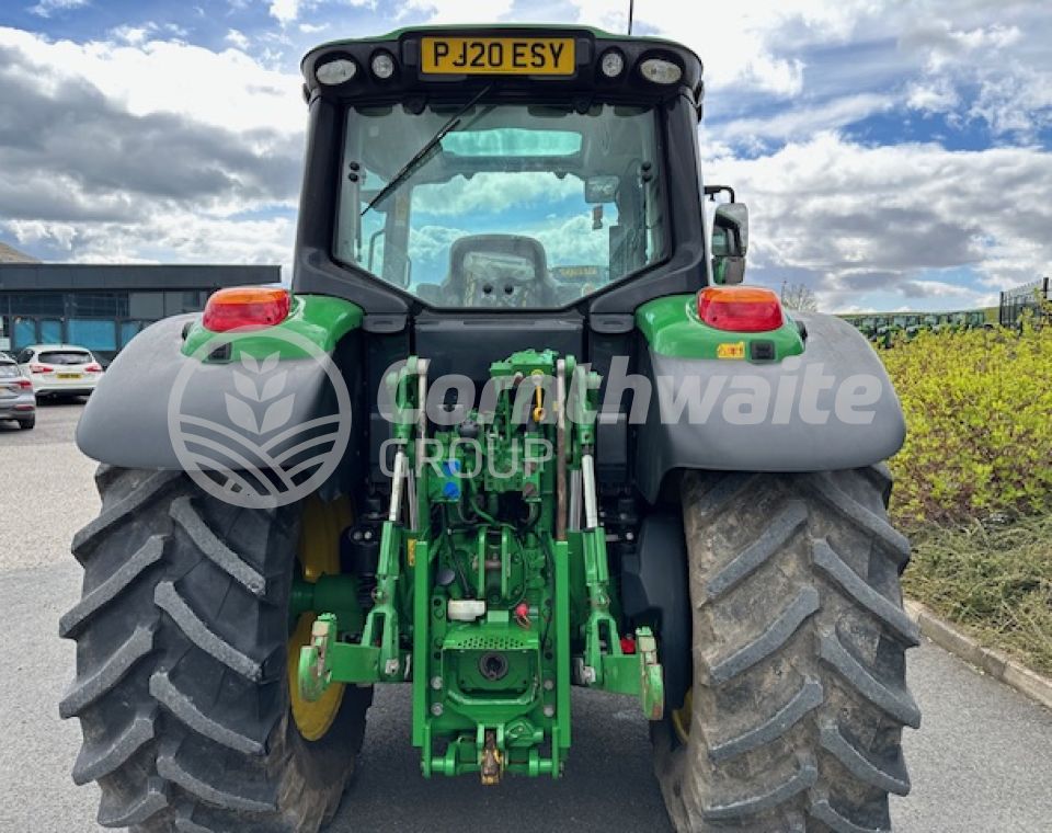 John Deere 6120M