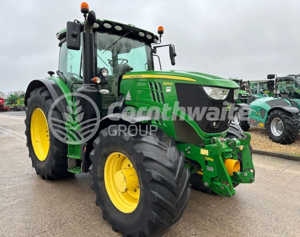 John Deere 6215R