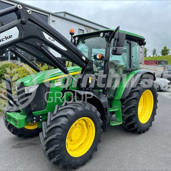 John Deere 5115M and Quicke Q4M